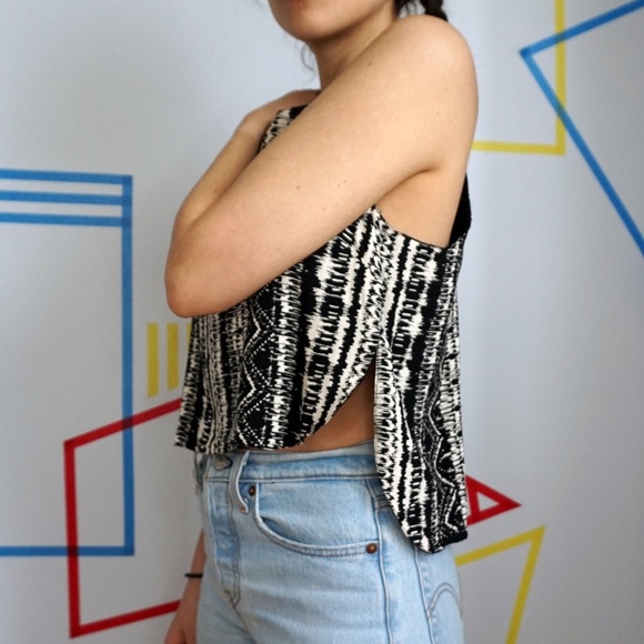 Urban Outfitter's Black and White Cropped Tank Top - Picture 2 of 3